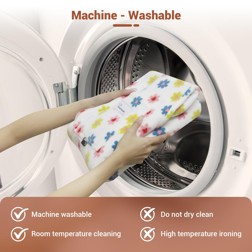 Yunpawpet cuddle-ready design promotes bonding at home or on the go.