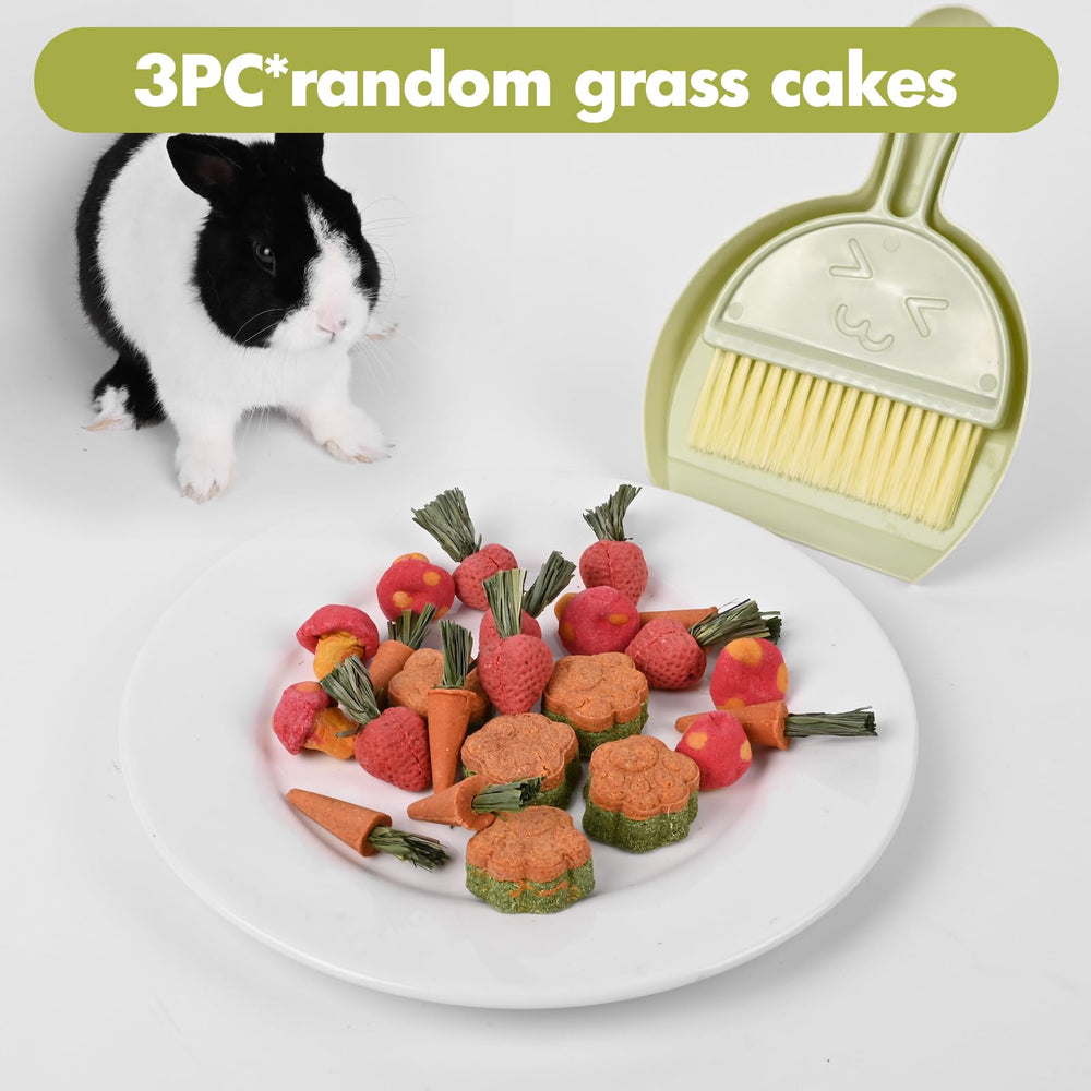 Yuoaes included grass cakes for enrichment and play