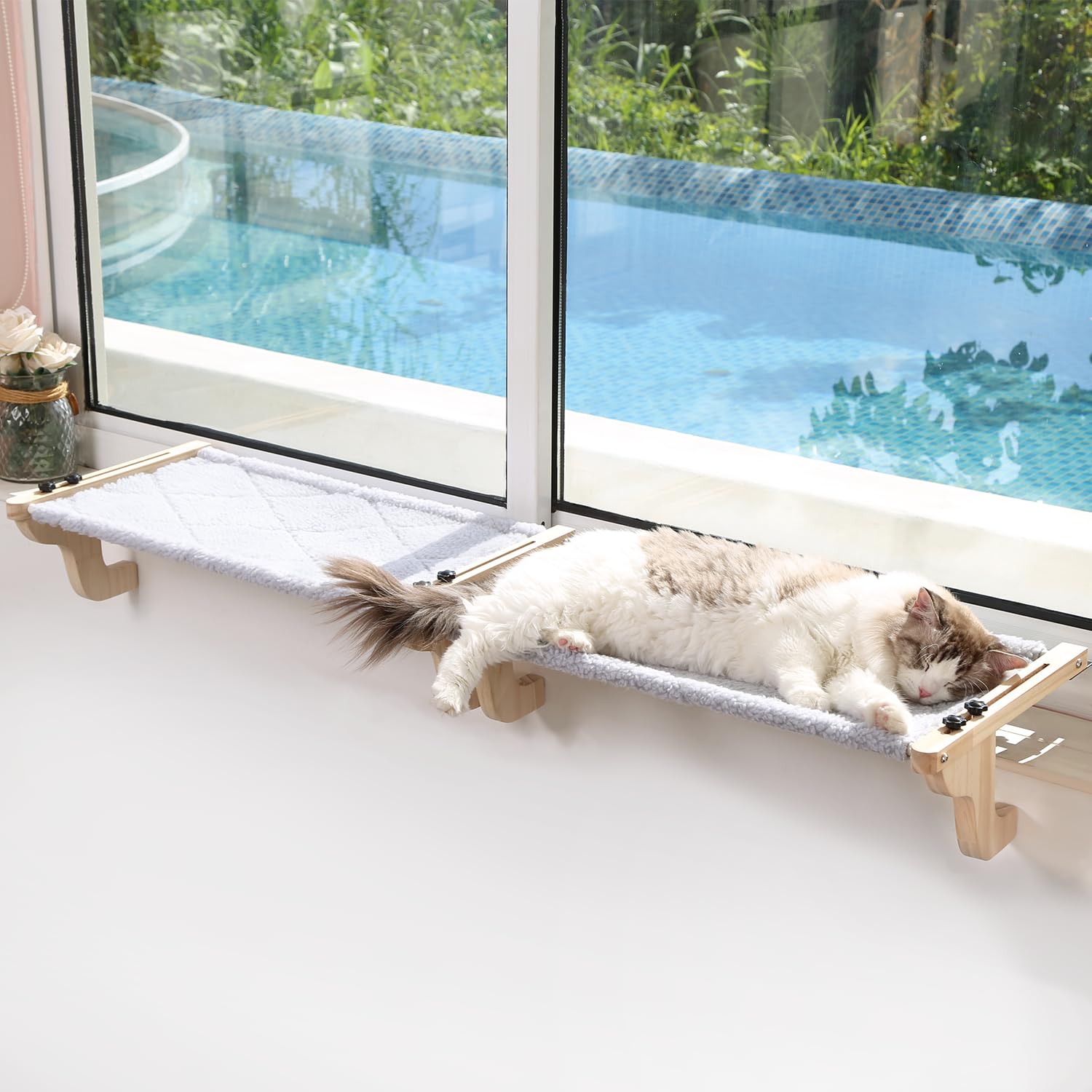 Zakkart Easy Seat window sill perch for a stable cat view and cozy lounging.