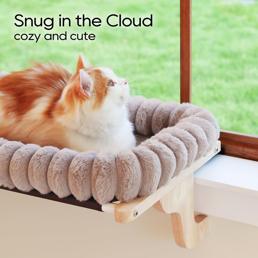 Zakkart SnugCloud bed close-up with plush faux fur for cozy naps