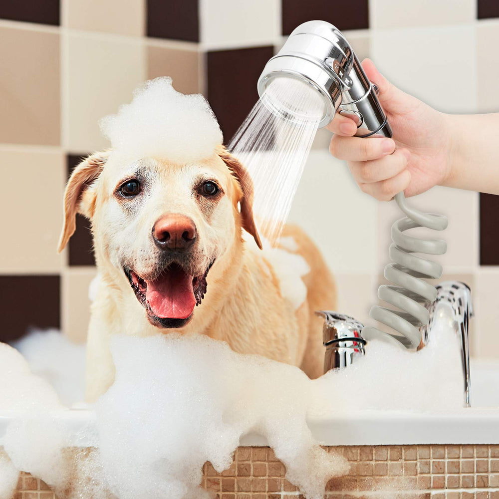 ZCONIEY three-mode showerhead delivers adjustable spray for cleaning and grooming.