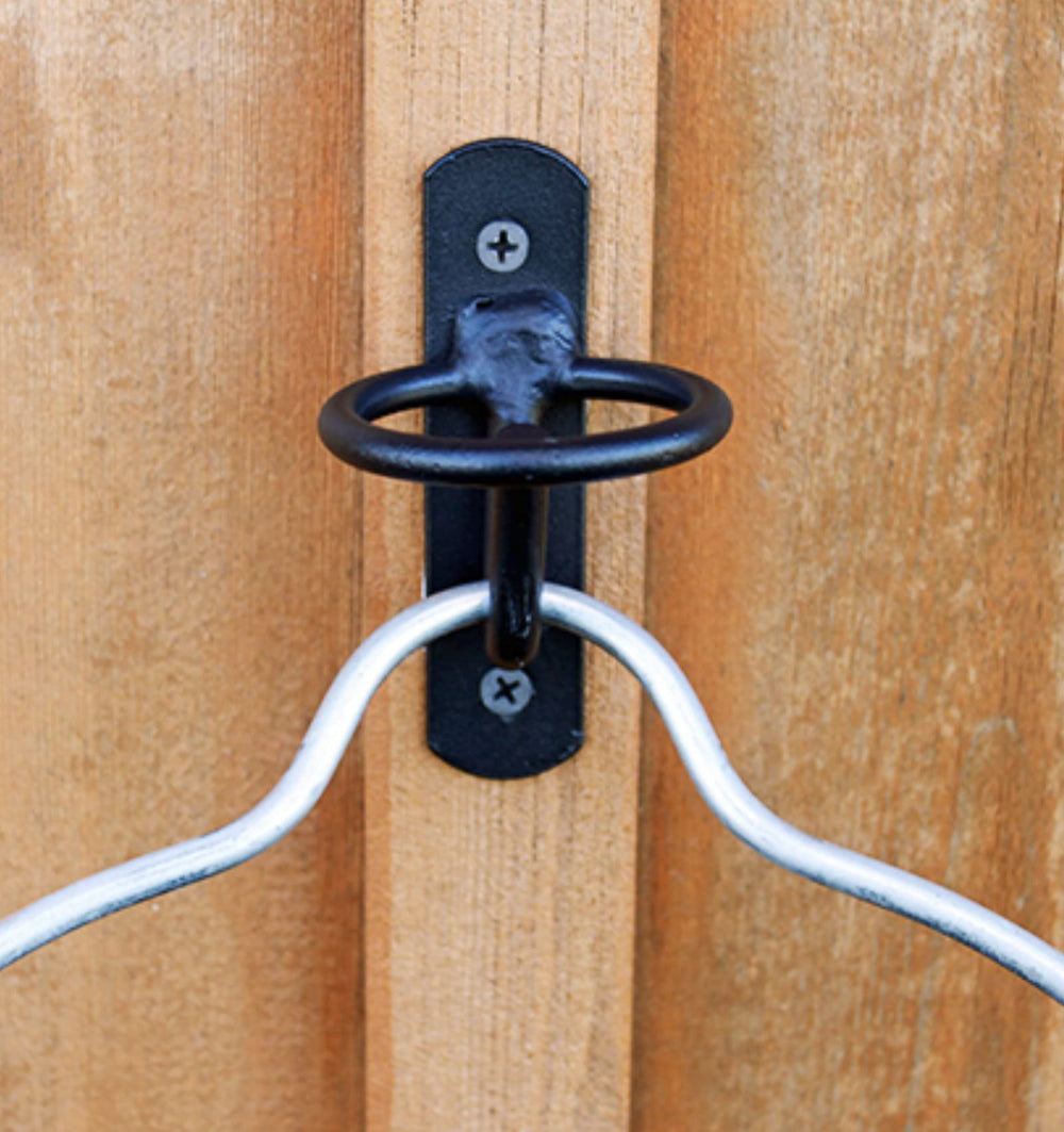 ZRruowin stall bucket holder keeps buckets in place during barn activity