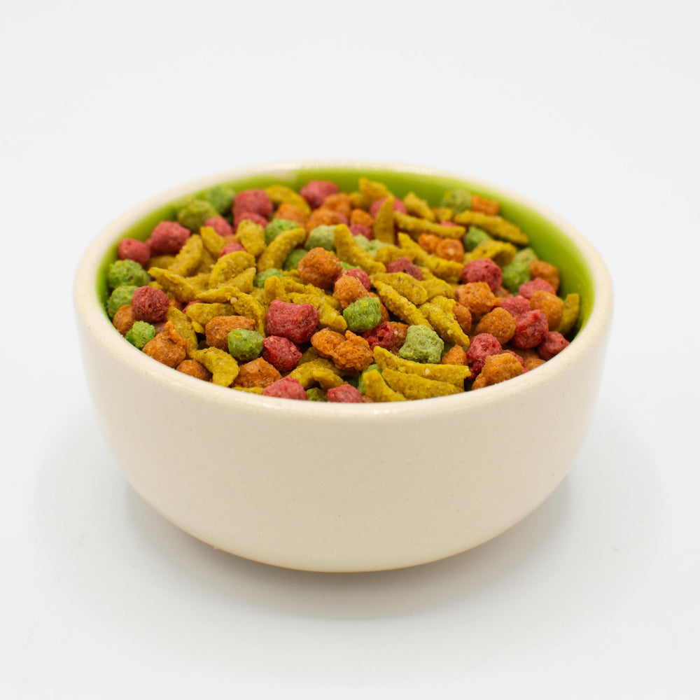 ZuPreem FruitBlend mesmerizing colors invite curiosity and steady eating.